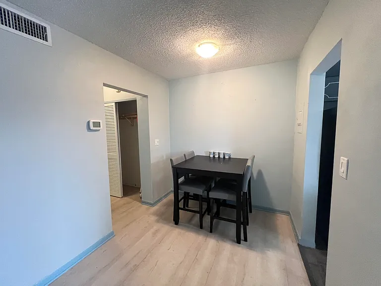 1551 N 12th Ct #10B — Photo 5