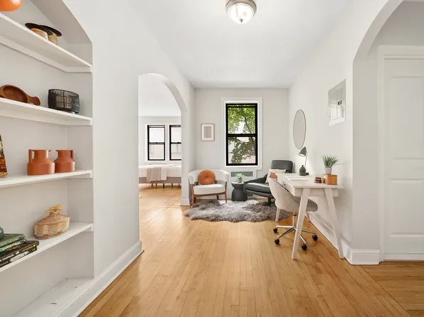 40 Clarkson Avenue, image 2 of 6