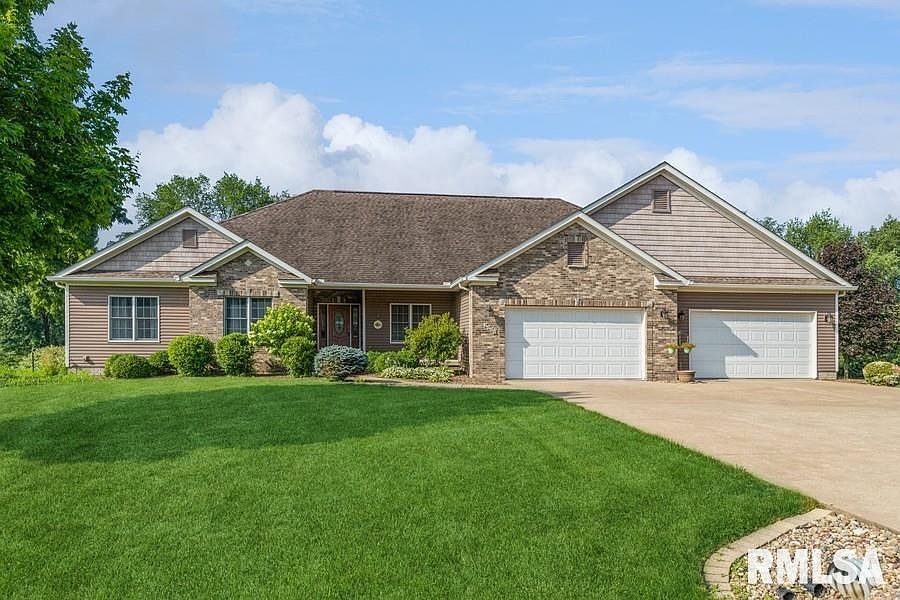 2005 Timber Ridge Dr, Port Byron, IL 61275 | MLS #QC4244952 | Zillow