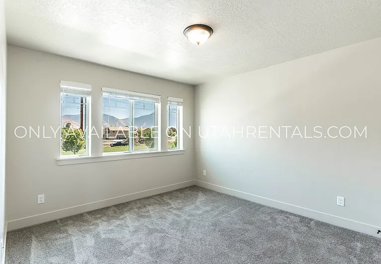 161 N 1275 W — Photo 22
