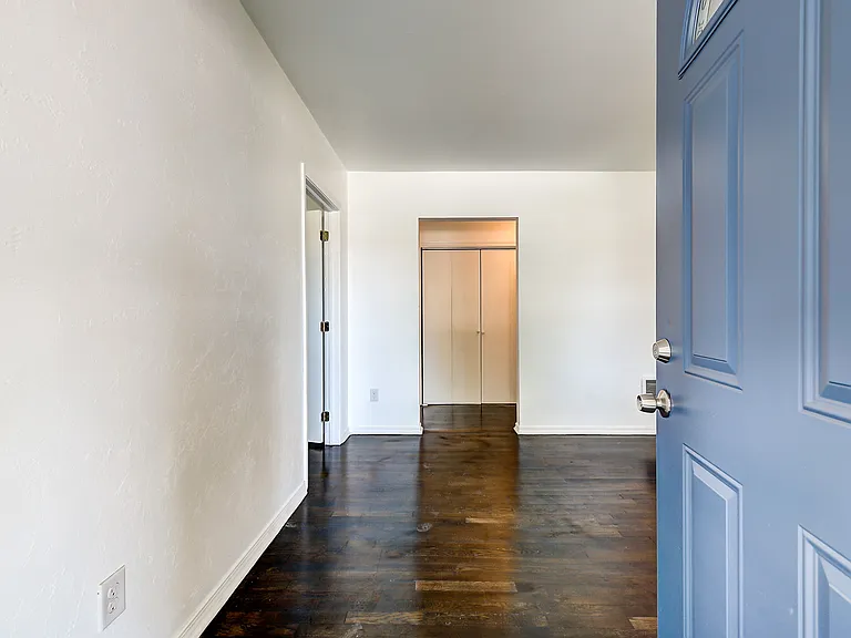 2416 SW 33rd St — Photo 8