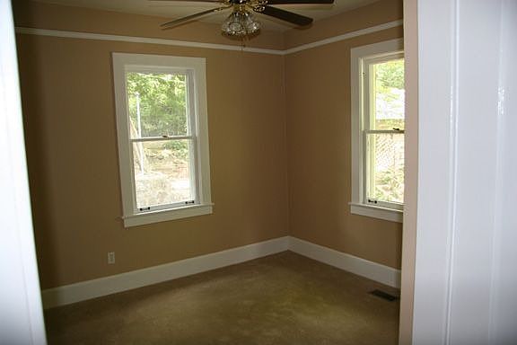 5th image of 3217 Panorama Dr SE