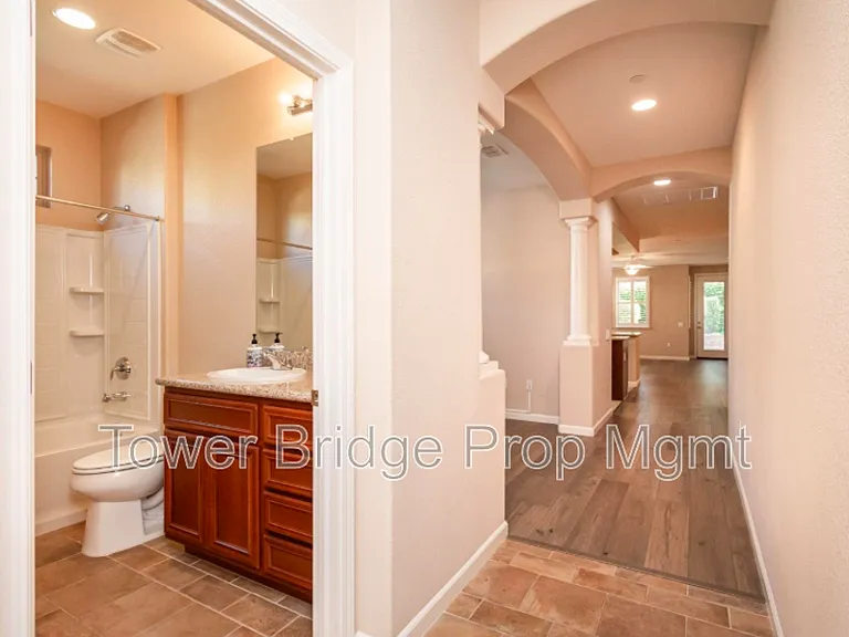 1457 Marseille Ln — Photo 4