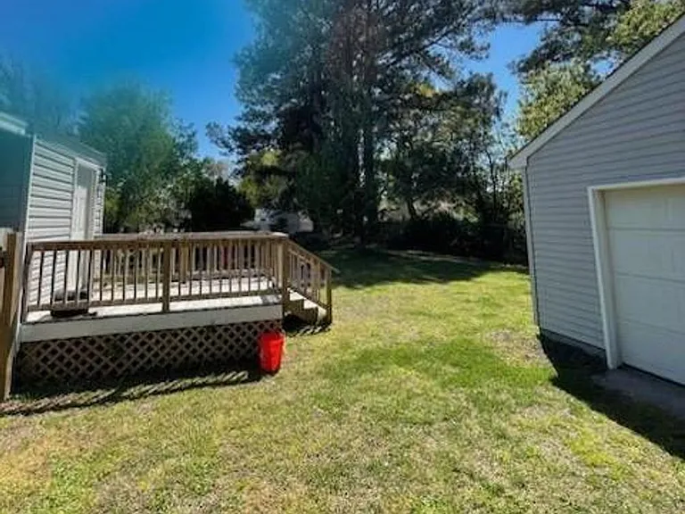 1906 Elmhurst Ln — Photo 11