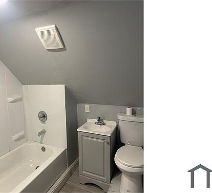 3rd image of 983 Thornhill Dr #3