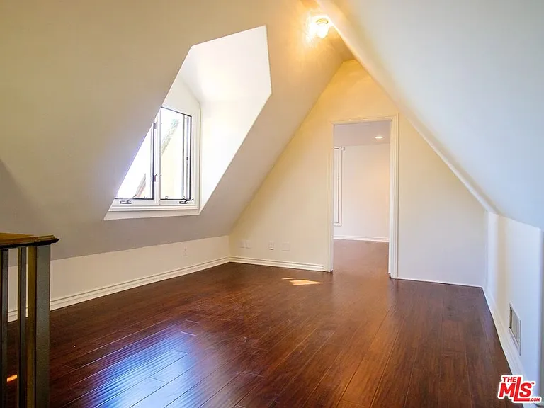 2239 Vista Del Mar Pl — Photo 16