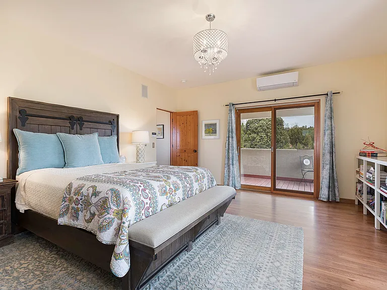 Upstairs master suite #1