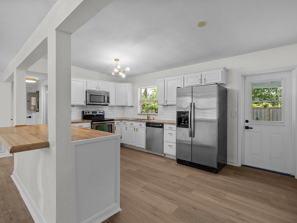 Kitchen (Appliances included)