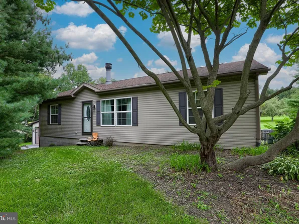 30 Park St, Manchester, PA 17345