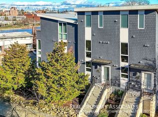 3220 Franklin Ave E, Seattle, WA 98102