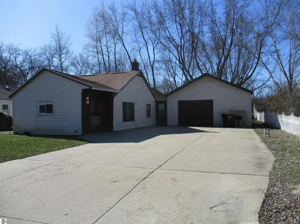 411 Brown St, Saint Louis, MI 48880