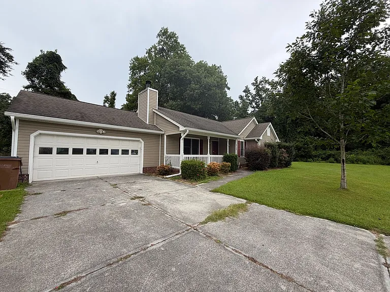 717 Mallard Dr — Photo 3