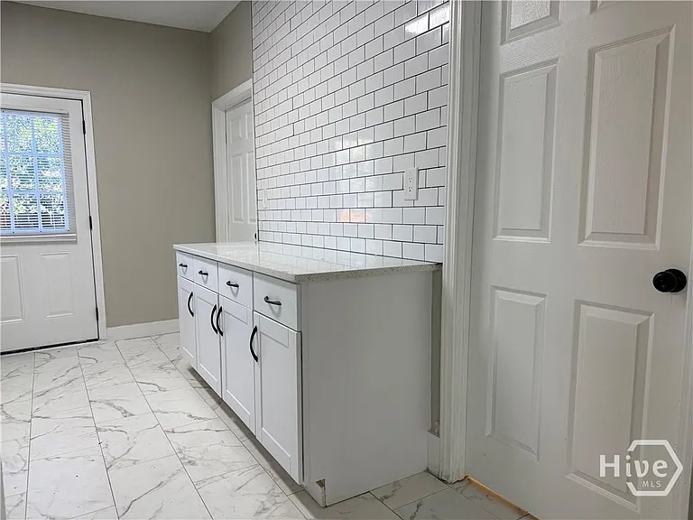 728 W 39th St — Photo 14