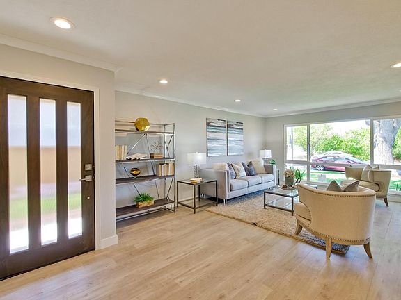 5th image of 2089 Fordham Dr
