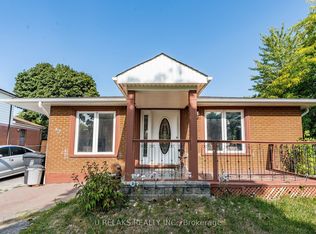 82 Crow Trl, Toronto, ON M1B 1X9