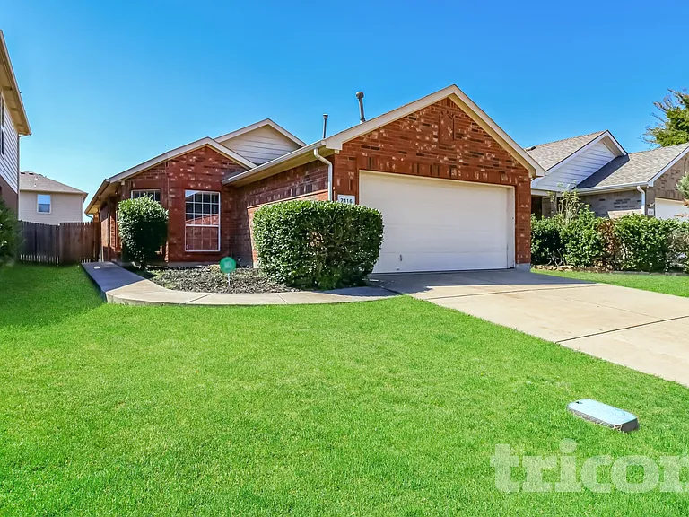 2116 Charmion Ln — Photo 1