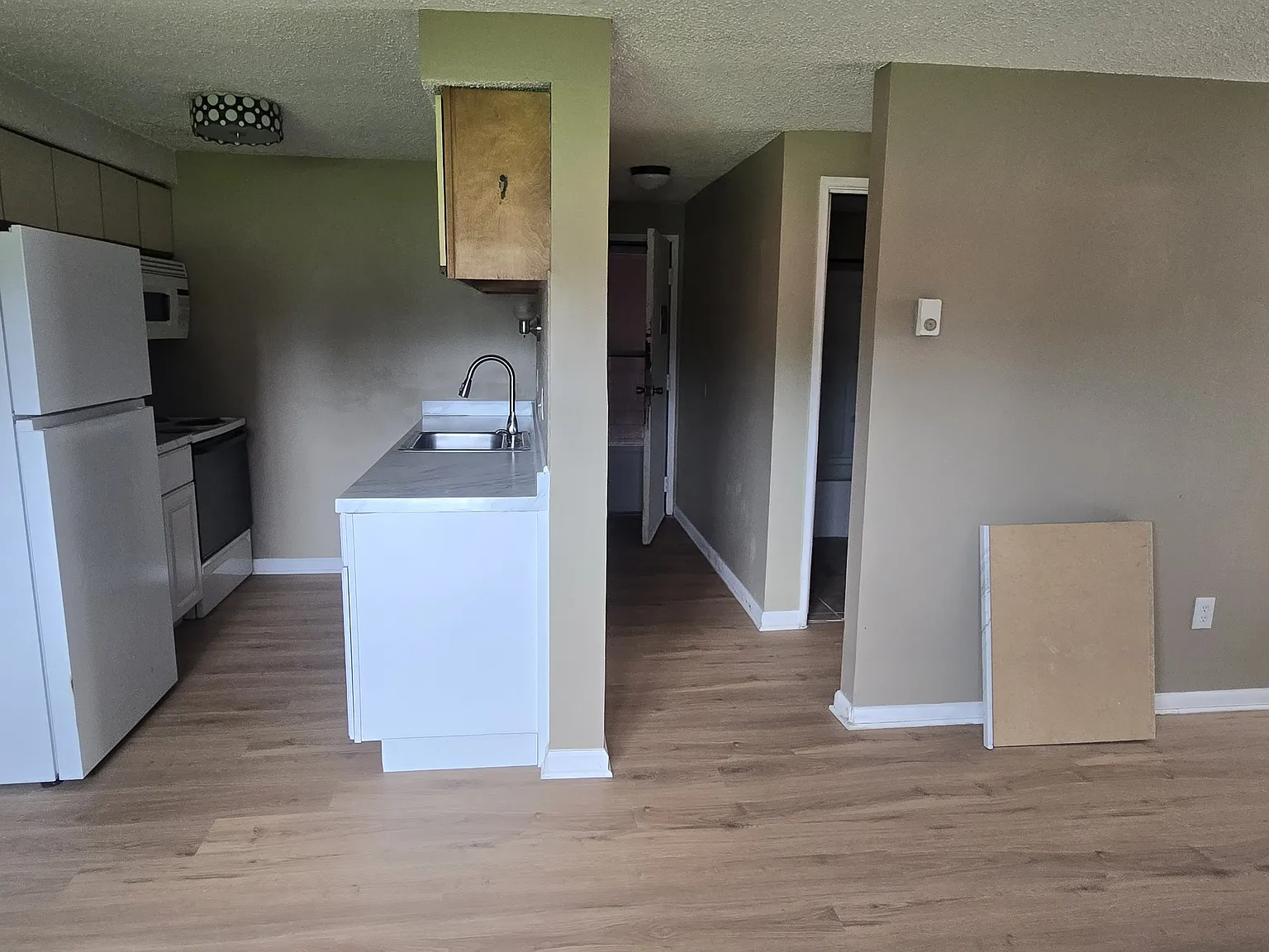 1 bed, 1000 sqft, $1,000 — Photo 4