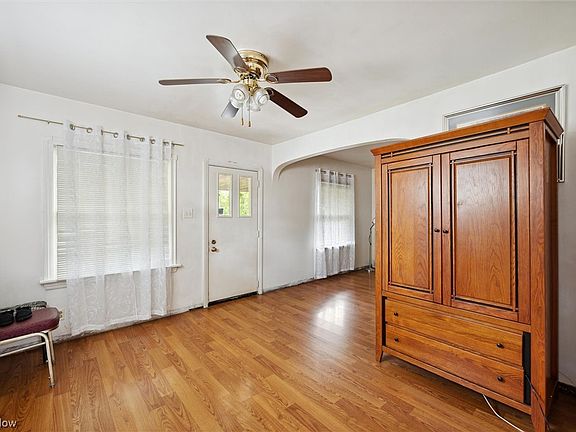 5th image of 4908 Behrwald Ave