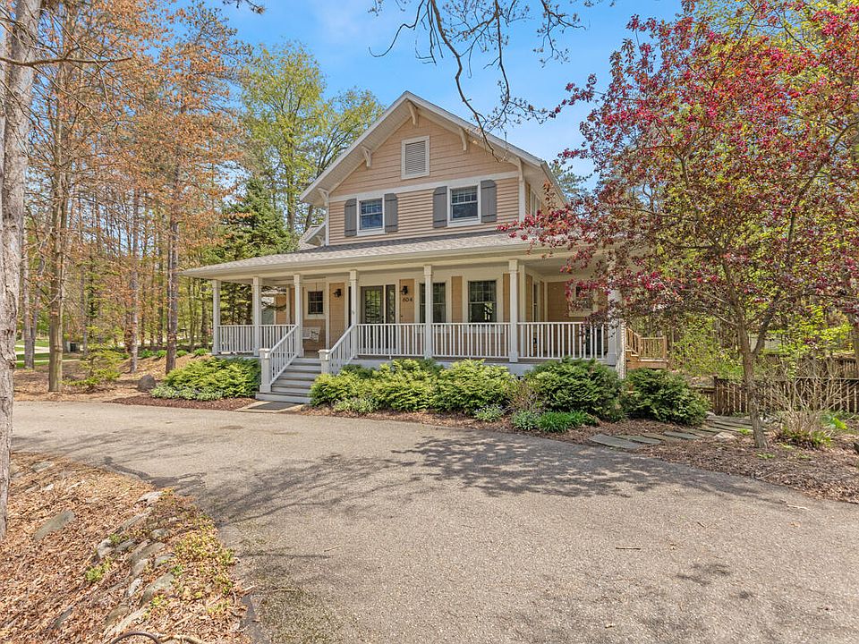 1st image of 604 Cedar Pines Dr NE #14