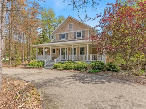 604 Cedar Pines Dr NE #14, Sparta, MI 49345