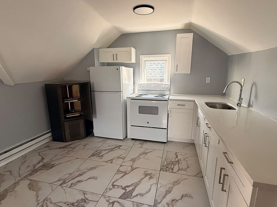 1st image of 430 11th Ave #3E