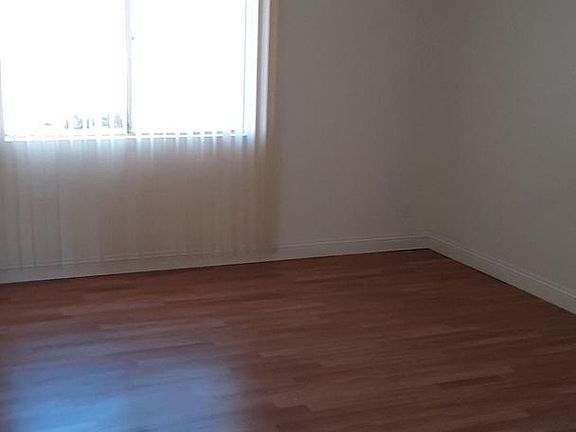 4th image of 9109 Kenwood Dr APT 26