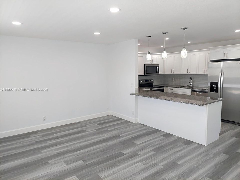 1st image of 662 N Flanders N #662