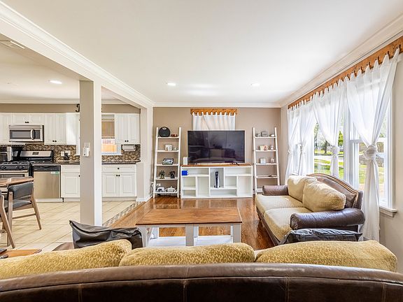 4th image of 5372 Kimball Pl