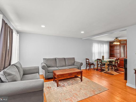 5th image of 2430 Bradford Dr