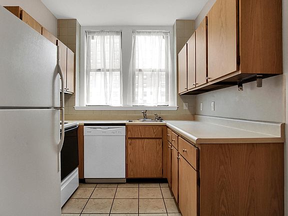 5th image of 2015 S Grand Blvd APT 106