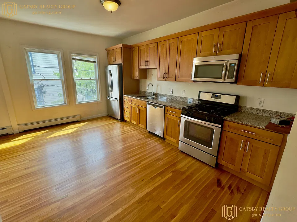 1192 Cambridge St #3R