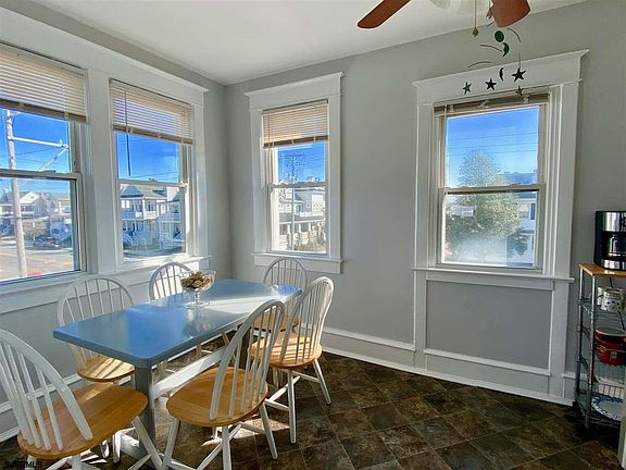 3rd image of 1100 Wesley Ave #2