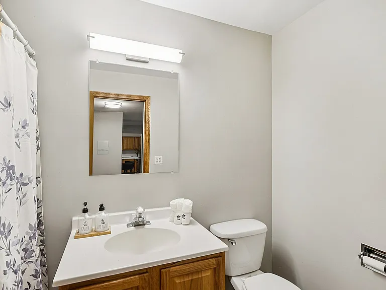 15-web-or-mls-Kennedy Dr-S0611-015