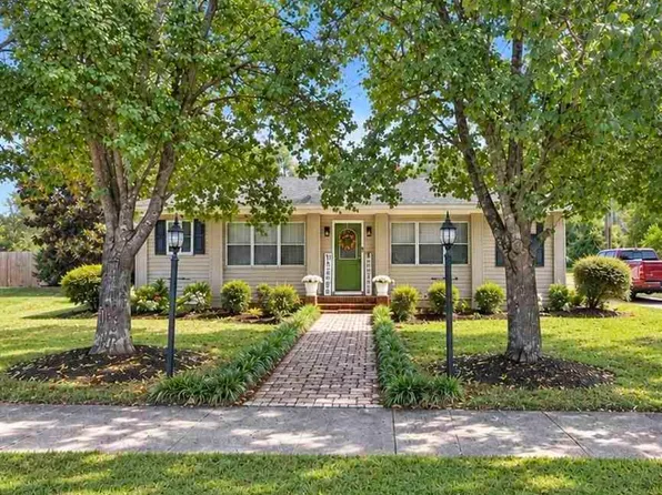 304 Chestnut St E, Bethune, SC 29009