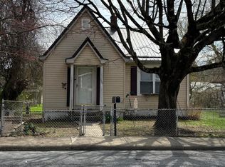 160 Richards St, Oak Hill, WV 25901