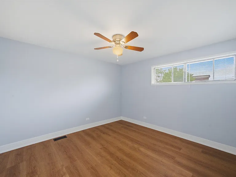 18 Dennis Ct #18 — Photo 13