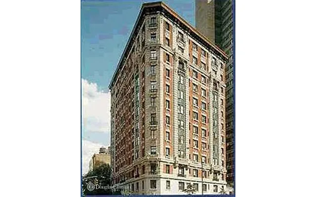 Rented by Douglas Elliman | media 14