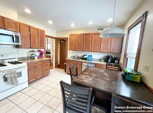 18 Romsey St APT 3, Dorchester, MA 02125