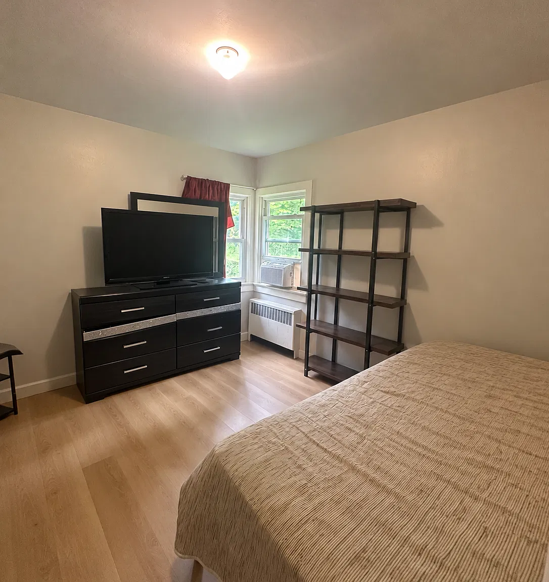 3 bed, $2,700 — Photo 2