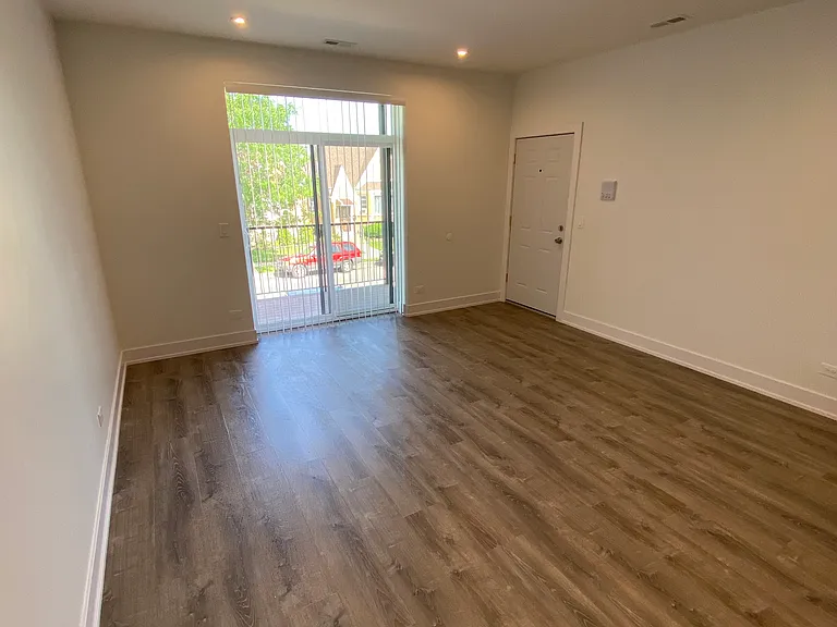 4418 N Austin Ave #102 — Photo 40