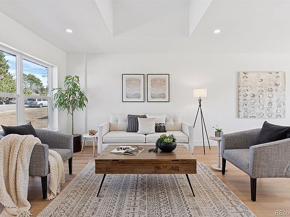 3rd image of 1434 W Lake Avenue