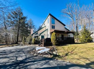 1144 Seven Nations Dr, Tobyhanna, PA 18466