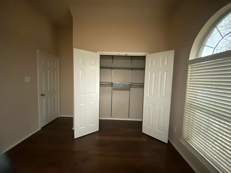 7925 Branch Hollow Trl — Photo 13