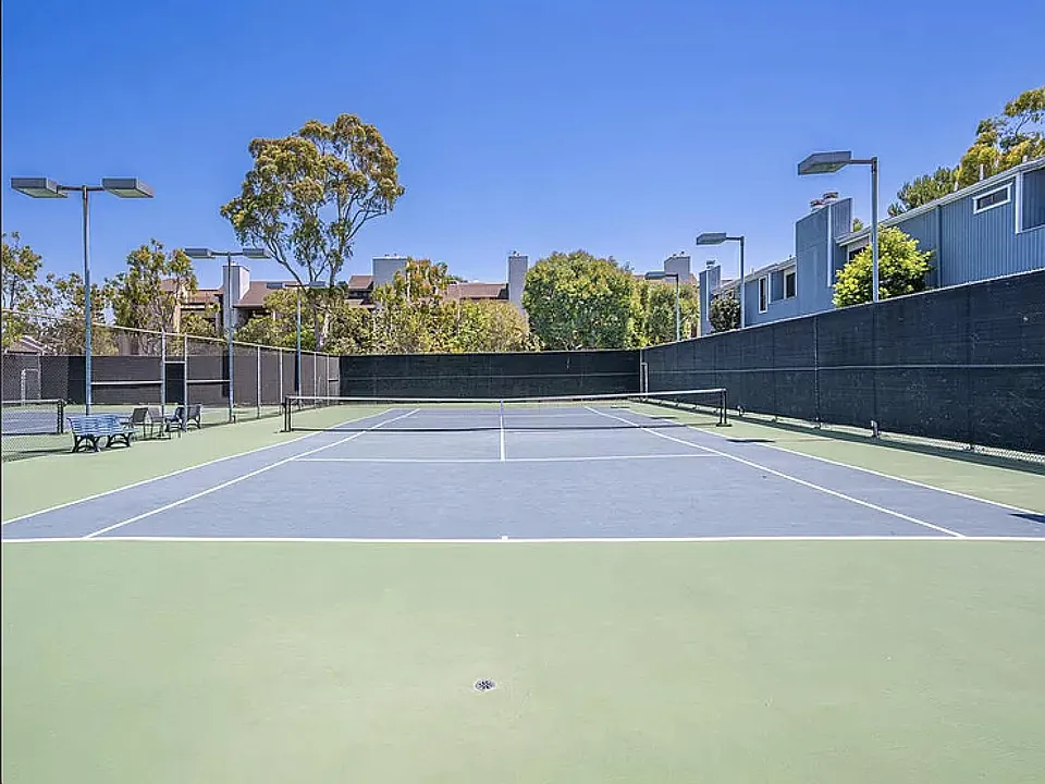 2 Tennis Courts