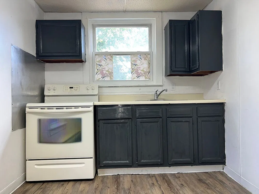 2 bed, 1.0 bath, 900 sqft, $1,400 — Photo 1