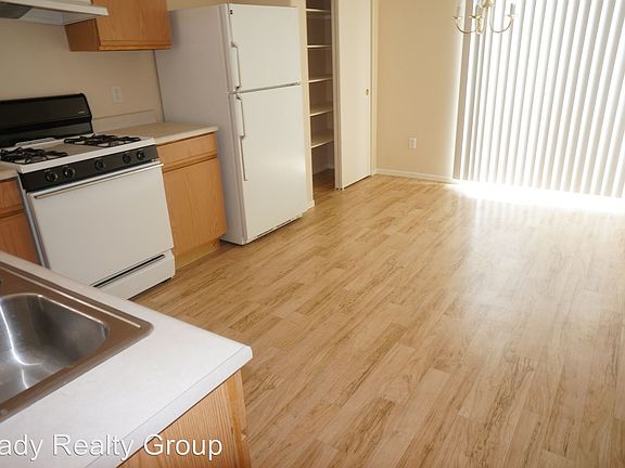 2nd image of 2857 Kensington St