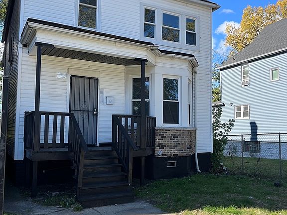 2nd image of 8426 S Kerfoot Ave