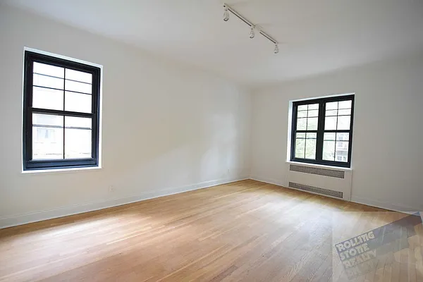 Sold by Rolling Stone Realty LLC | media 24