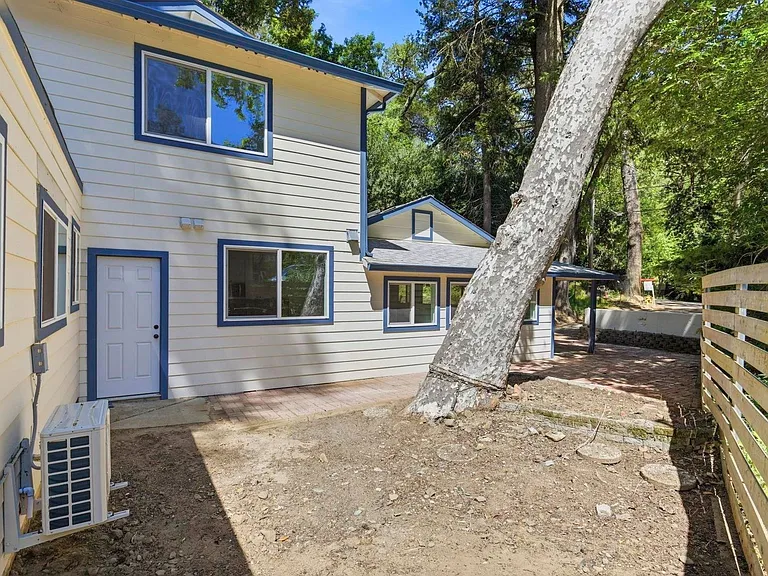 2836 Kilkare Rd — Photo 26