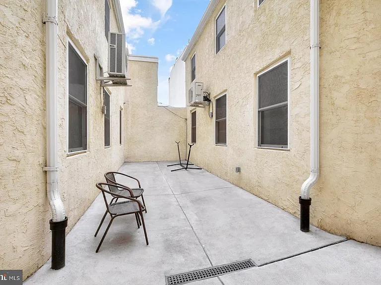 541 N Orianna St #2B — Photo 14